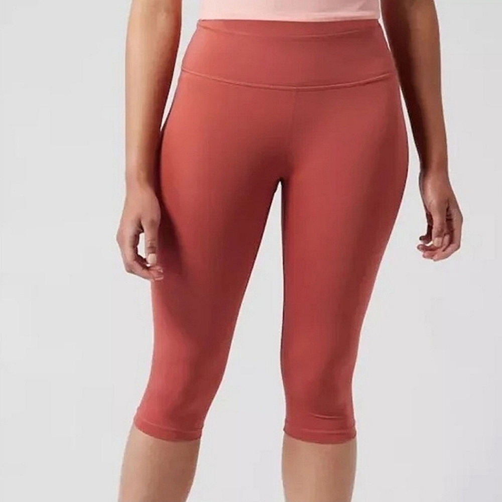 EUC Athleta Accelerate Crop 3/4 Muted Red Small Leggings High Rise